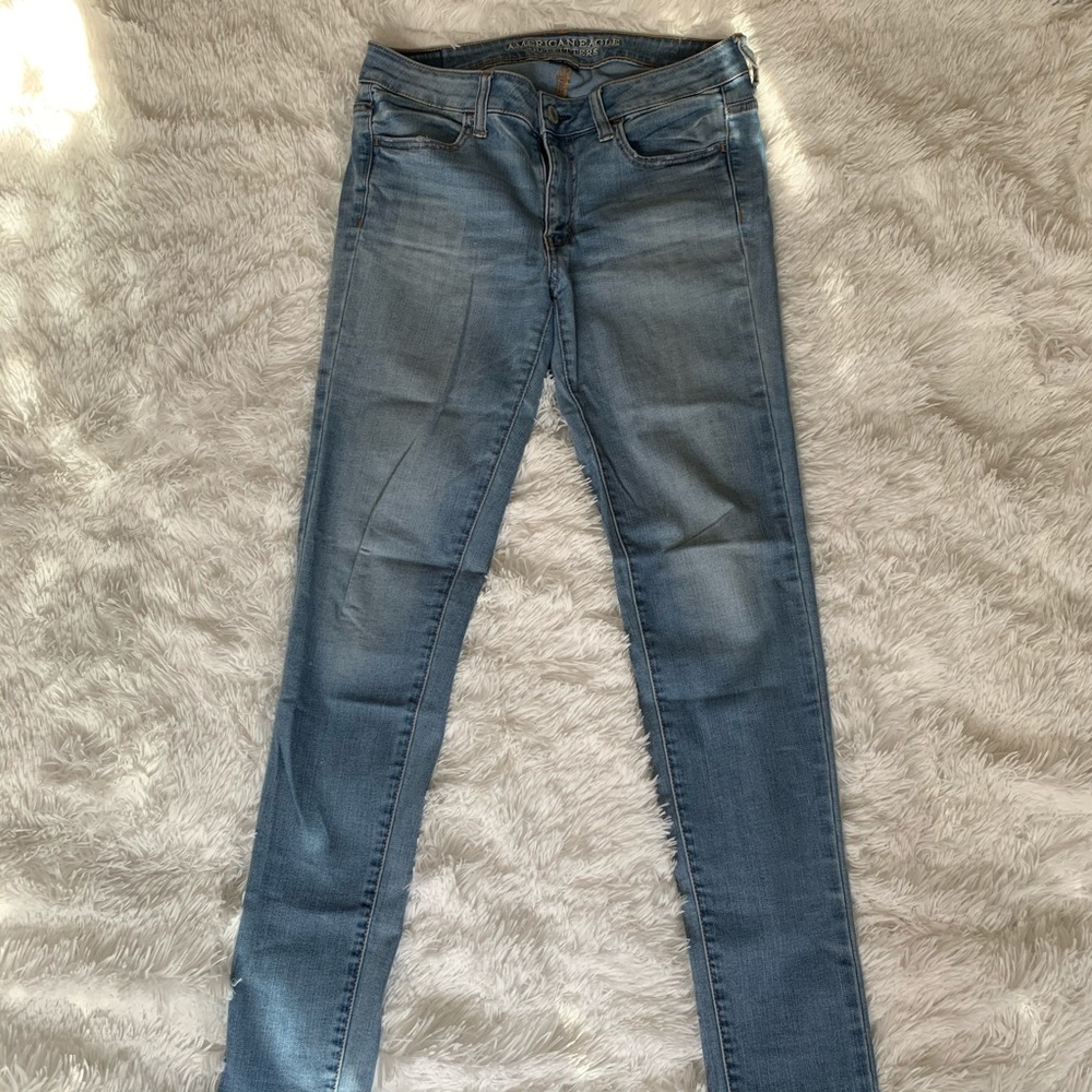 American Eagle Light Wash Skinny Jeans
